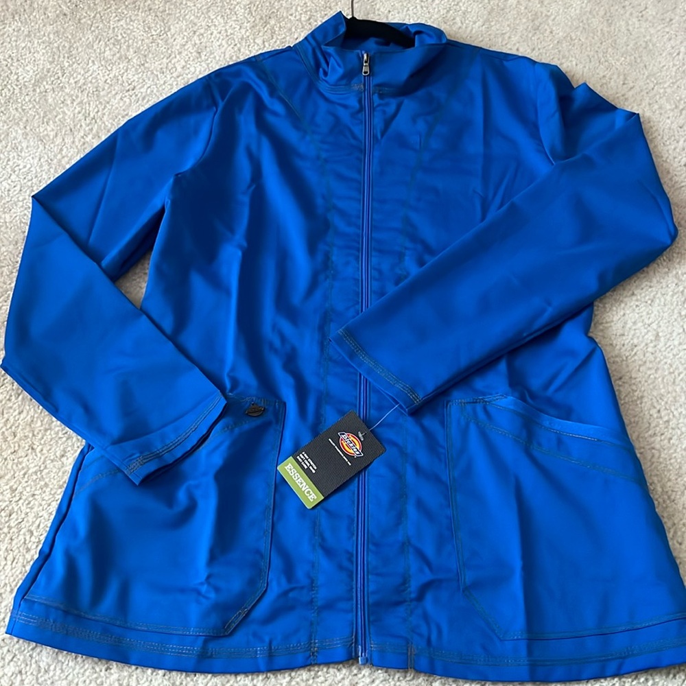 Dickies “Essence” Scrub Jacket